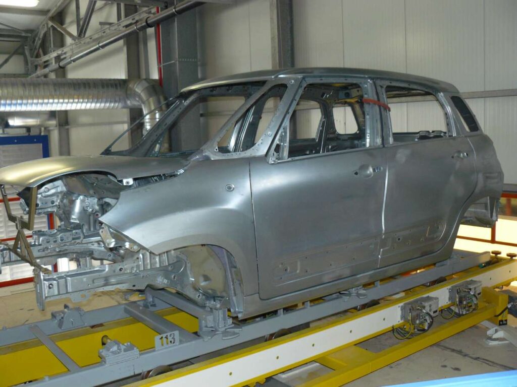 FIAT Srbsko - dopravníky a skid rámy lakovna